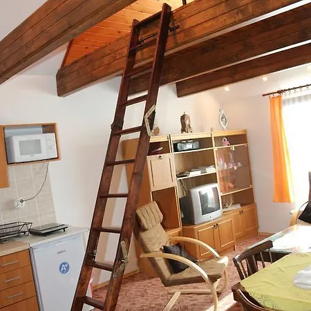 Apartment Pribram بيت ضيافة 3*